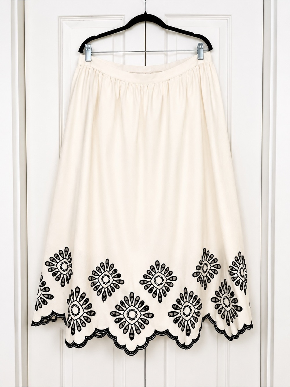 Universal Thred Cream Embroidered A-Line Skirt XXL